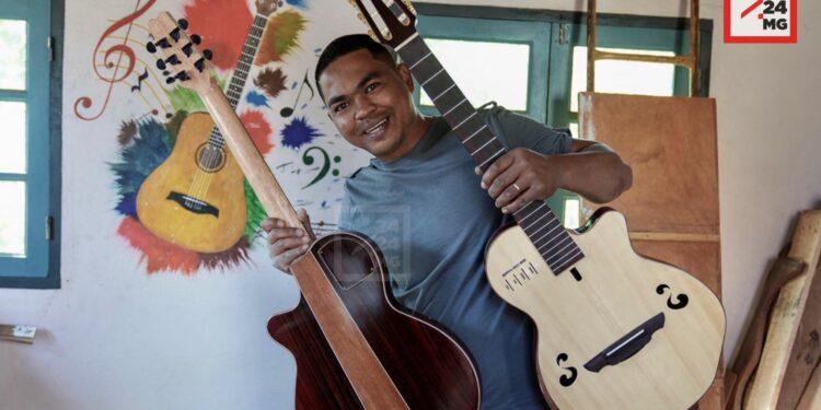 LE TEMPS DE POSE DE GEO RANAIVO – Hery Glita ou celui qui fait vibrer le monde avec ses guitares faites main