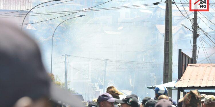 MANIFESATIONS – Les premières grenades lacrymogènes tonnent à Ambohijatovo
