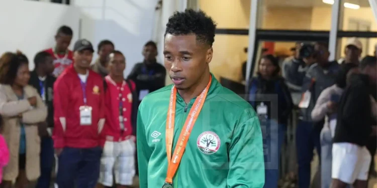 FOOTBALL – Lalaina Rafanomezantsoa s’envole pour l&rsquo;Algérie afin de rejoindre le Paradou AC