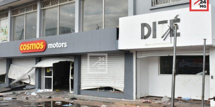 EMEUTES – Antananarivo sous le choc après une nuit de pillages où des milliards d’ariary ont été perdus