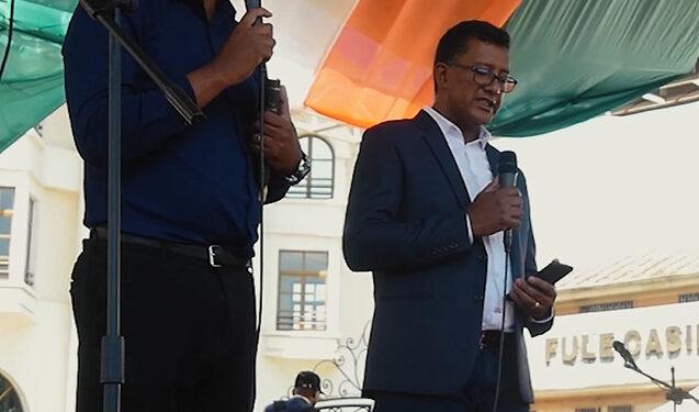 La Place du 13 Mai a tenu à marquer l&rsquo;entrée en fonction du Colonel Michaël Randrianirina par une fête avec concerts, discours et bien sûr, revendications.