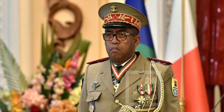 GOUVERNEMENT – Le général Ruphin Fortunat Zafisambo nommé Premier ministre