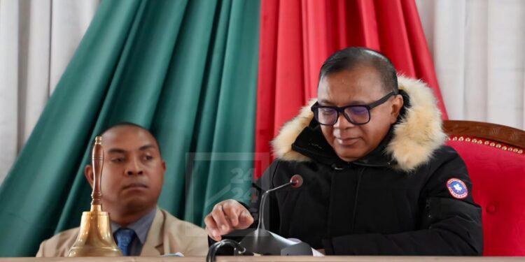 Le général Richard Ravalomanana “destitué”, Jean André Ndremanjary assure l’intérim à la tête du Sénat