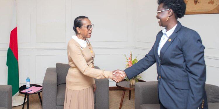 DIPLOMATIE – La représentante de l’Union africaine chez Christine Razanamahasoa pour préparer la mission de l’envoyé spécial