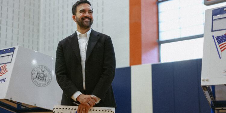 ETATS-UNIS – New York élit son premier maire musulman, Zohran Mamdani
