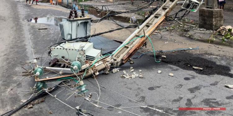 ENERGIE – Les autorités prévoient jusqu’à deux semaines pour rétablir à la normale la situation de l’électricité sur le RIA et le RIT après le passage de Gezani