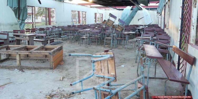 RECONSTRUCTION APRÈS-GEZANI – Des travaux de réhabilitation à Barikadimy à confier aux entreprises locales et au chantier-école, selon le président de la Refondation