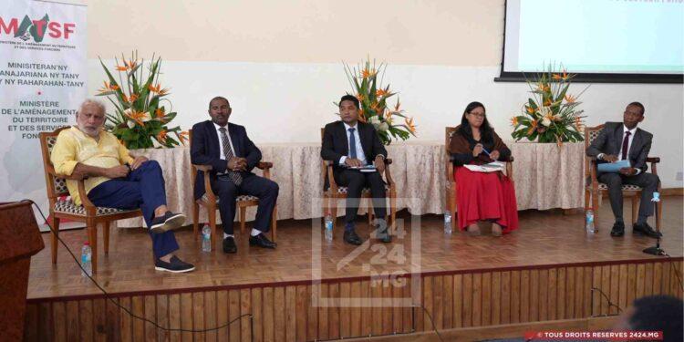 DÉVELOPPEMENT – La transversalité du secteur foncier en question