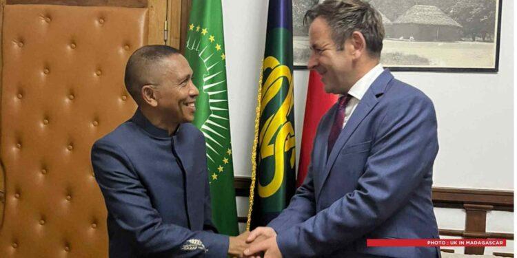 GOUVERNANCE – Le Royaume-Uni met en garde contre les réseaux d’influence nationaux et étrangers qui s’opposent à la démocratie