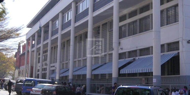 ENSEIGNEMENT SUPÉRIEUR – Les bourses d&rsquo;études des étudiants des Universités publiques désormais payées au Trésor Public