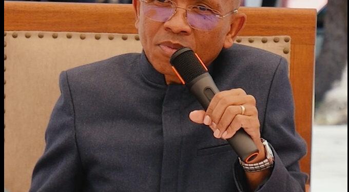 Face à la gronde d&rsquo;une partie de la GenZ qui réclame la dissolution des institutions et multiplie les ultimatums, le Premier ministre a choisi de jouer la carte de l&rsquo;apaisement.