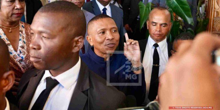 GOUVERNEMENT – Le Premier ministre détaille la stratégie « 10-5-2 » pour la Refondation