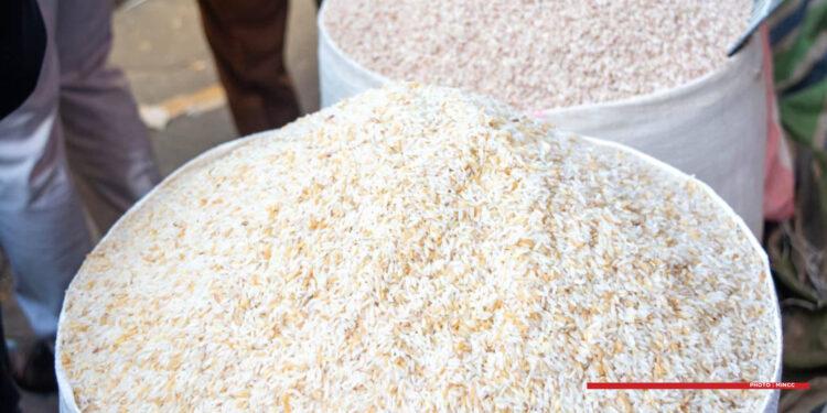 COMMERCE ET CONSOMMATION – Opération de contrôle face à des soupçons de mélange frauduleux de variétés de riz au marché d’Anosibe
