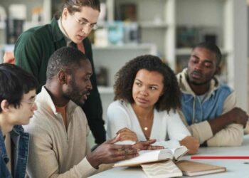 ENSEIGNEMENT SUPÉRIEUR – Les étudiants étrangers s’inquiètent face à la hausse des frais universitaires en France