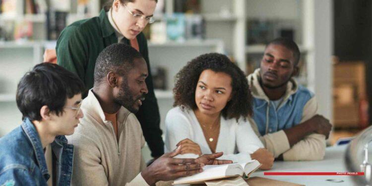 ENSEIGNEMENT SUPÉRIEUR – Les étudiants étrangers s’inquiètent face à la hausse des frais universitaires en France