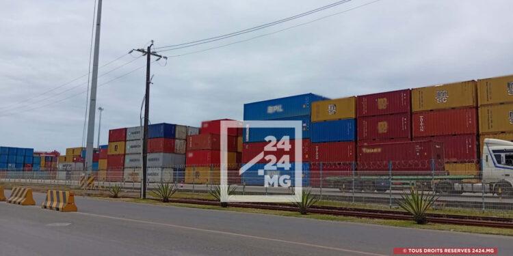 IMPORT-EXPORT – Le déficit commercial de Madagascar projeté à plus de 2,2 milliards de dollars en 2026, selon la Banky foiben&rsquo;i Madagasikara
