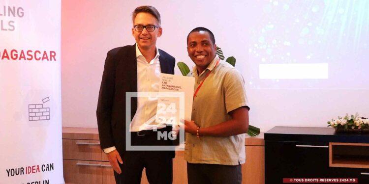 RECHERCHE SCIENTIFIQUE – Le projet “Biopelet” d&rsquo;André Randrianirina remporte le Falling Walls Lab Madagascar 2026