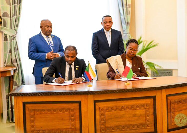 COOPÉRATION – Madagascar et Comores suppriment les visa d’entrée pour les détenteurs de passeports diplomatiques et de services