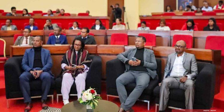 ÉDUCATION – Près de 600 acteurs se concertent pour définir les orientations stratégiques à Madagascar à l’horizon 2035 