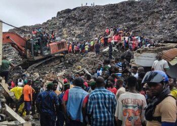 GUINÉE – Au moins 30 morts dans l’éboulement d’une décharge de Conakry, quelques heures avant la fermeture annoncée du site